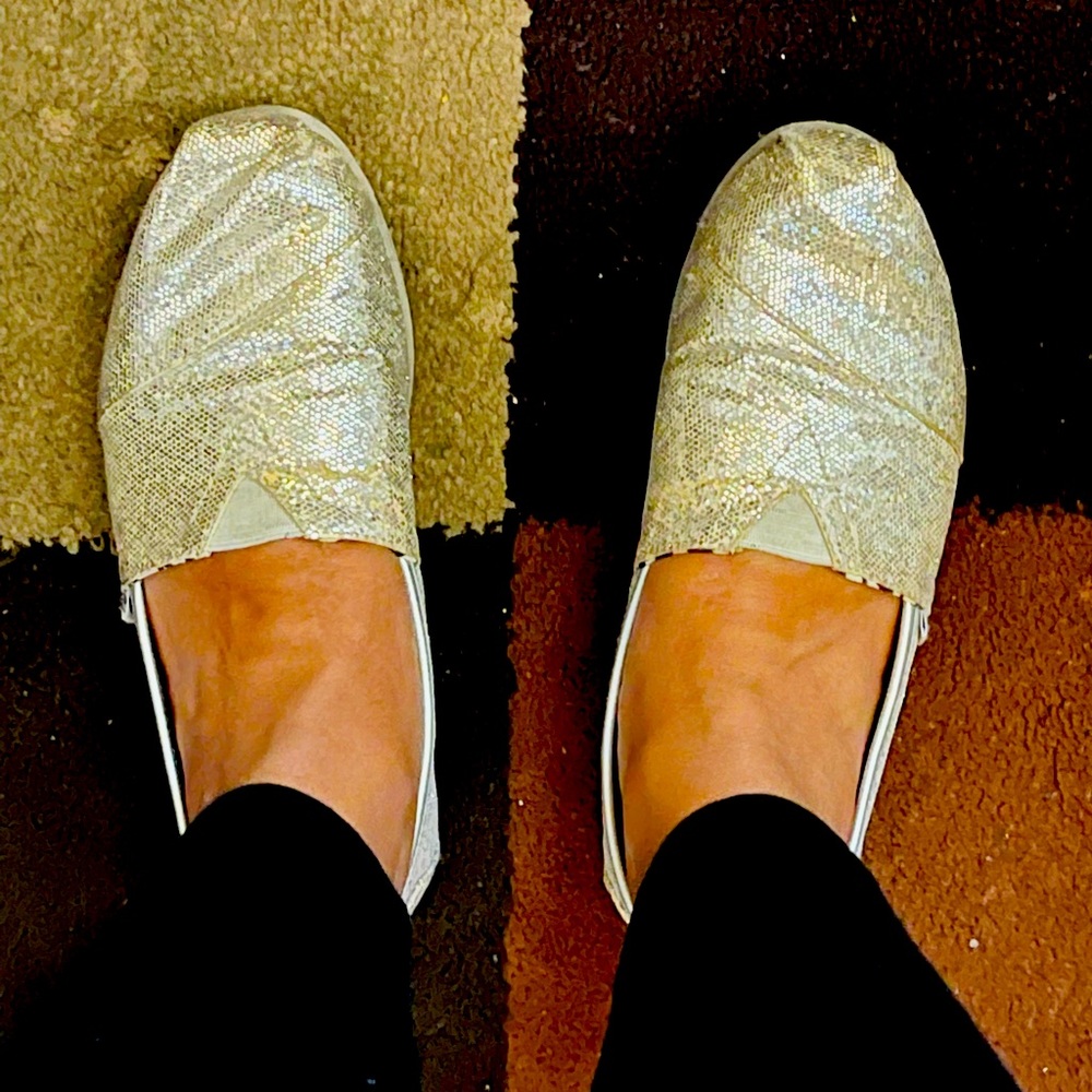 Toms. Glitter. Shine.